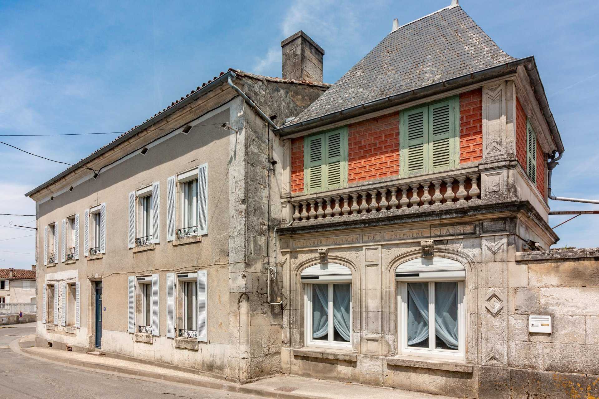 Rumah di Segonzac, Nouvelle-Aquitaine 10828263