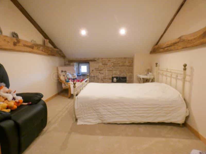 Huis in Chaunay, Nouvelle-Aquitaine 10828268