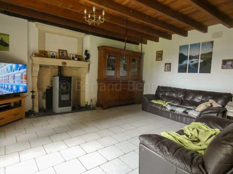 Huis in Chaunay, Nouvelle-Aquitaine 10828268