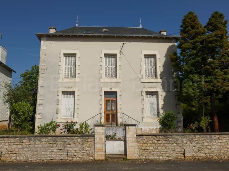rumah dalam Civray, Nouvelle-Aquitaine 10828275