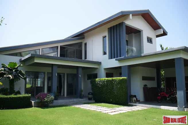 casa en Ban Pa Sak, Phuket 10828287