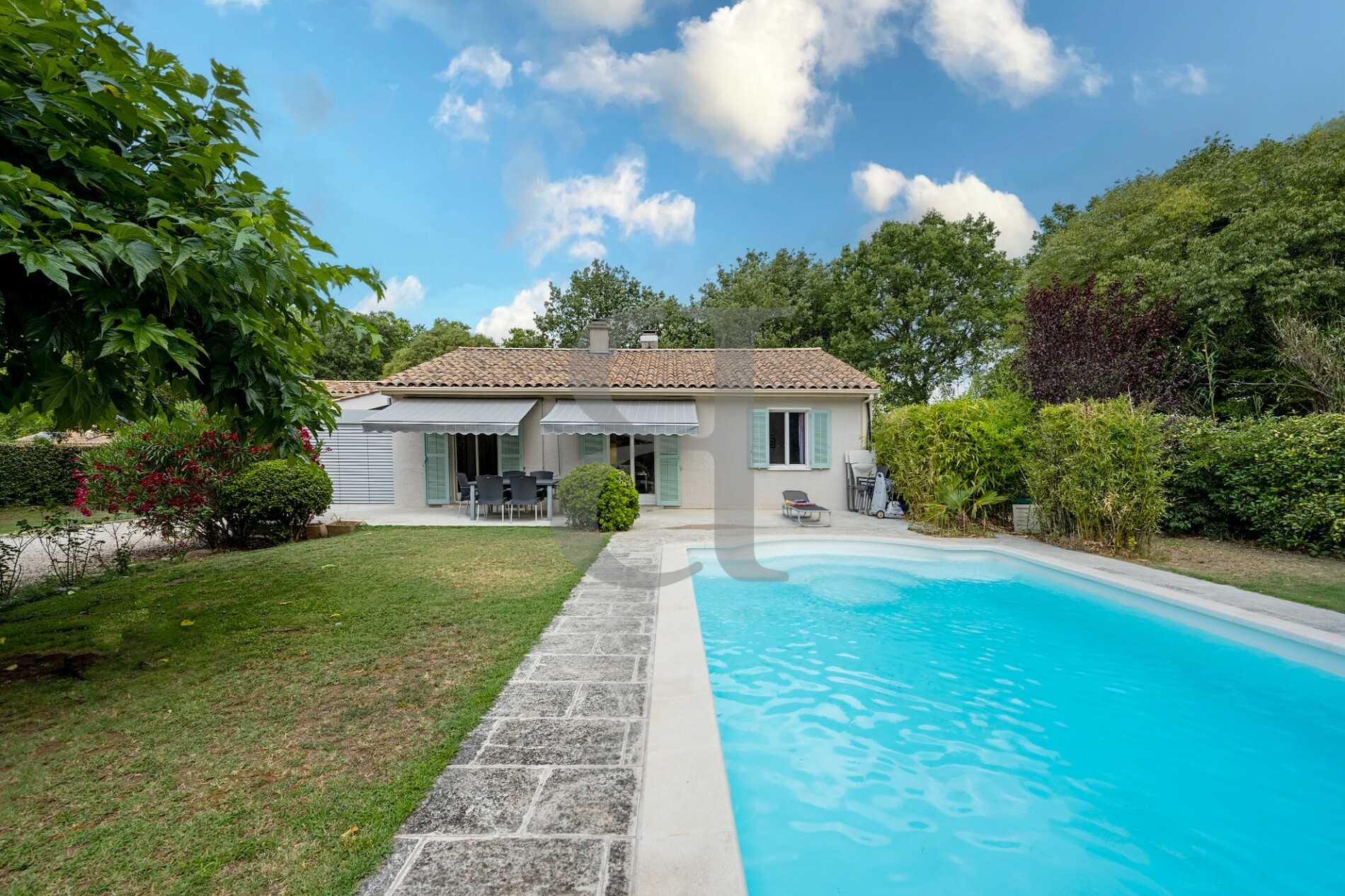 casa no L'Isle-sur-la-Sorgue, Provença-Alpes-Costa Azul 10828293