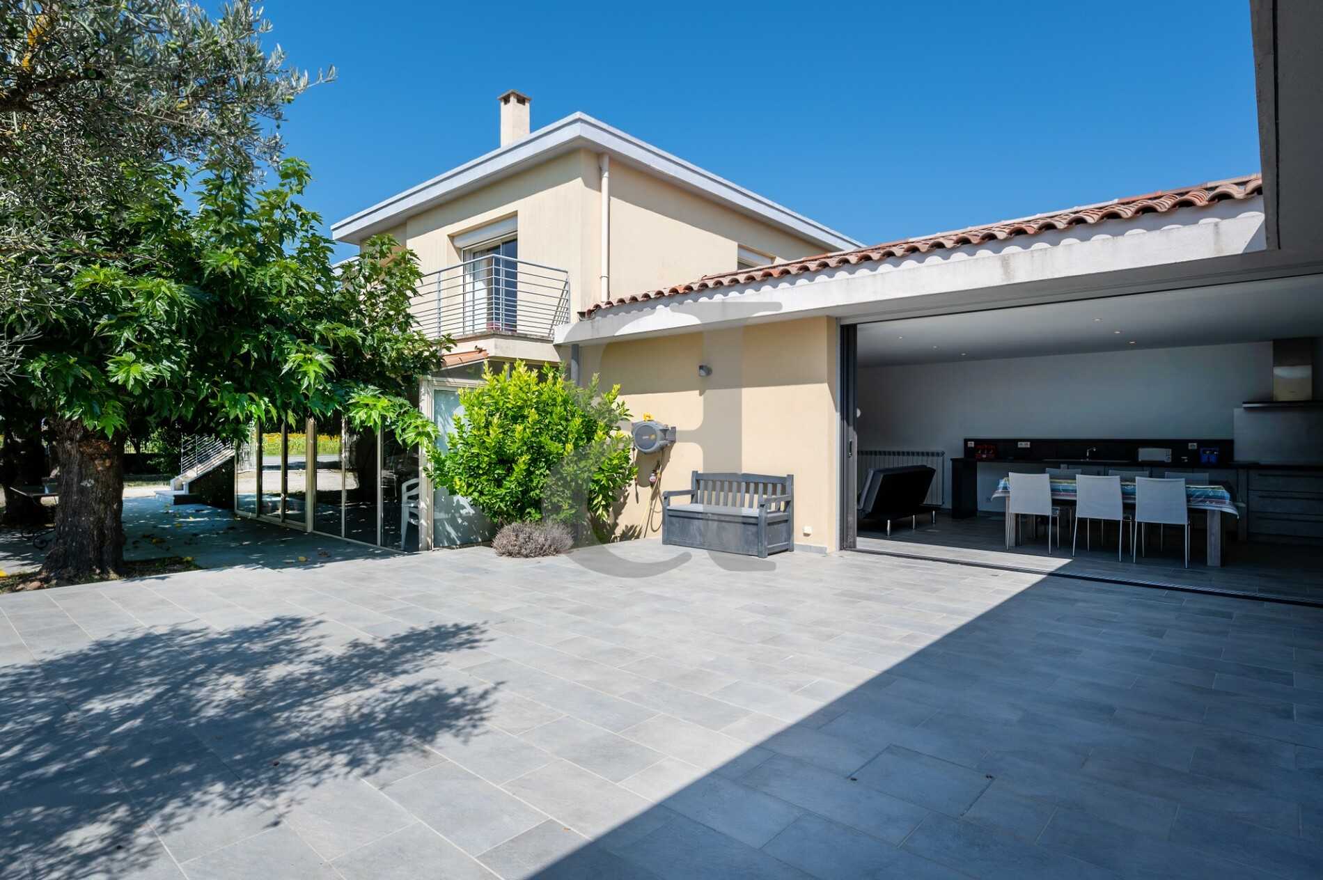 Huis in Althen-des-Paluds, Provence-Alpes-Côte d'Azur 10828306