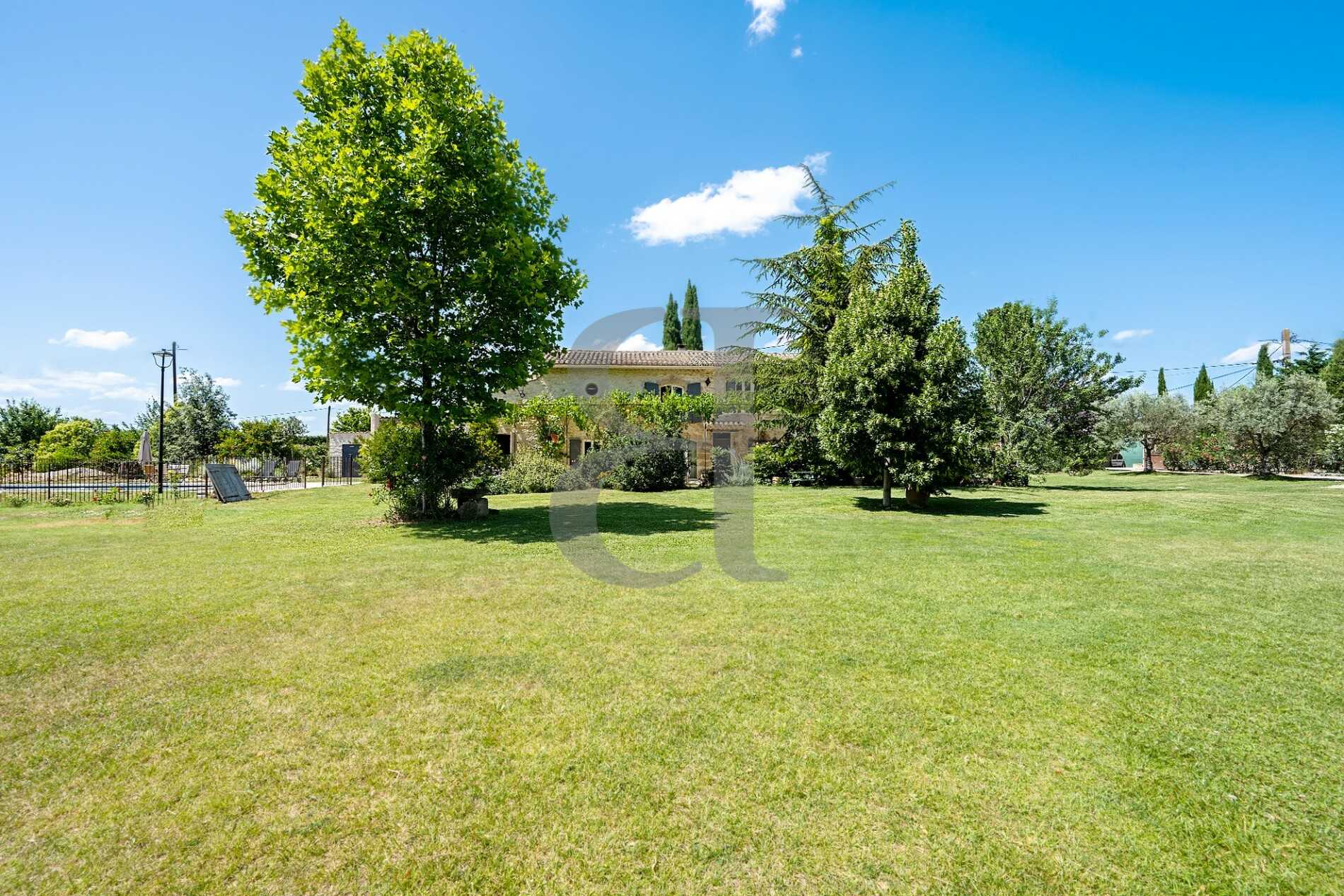 Other in Cavaillon, Provence-Alpes-Cote d'Azur 10828463