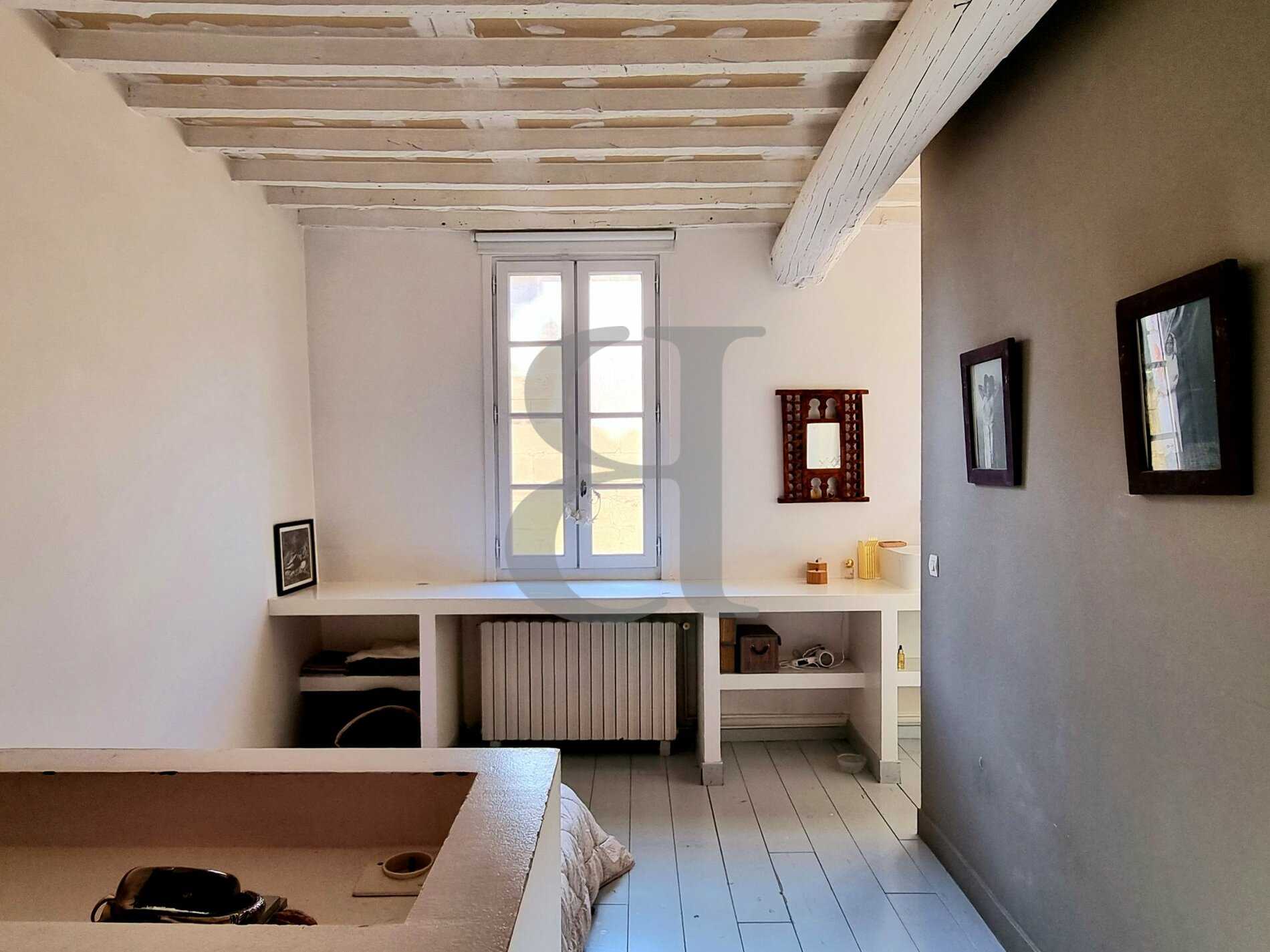 公寓 在 Beaucaire, Occitanie 10828560
