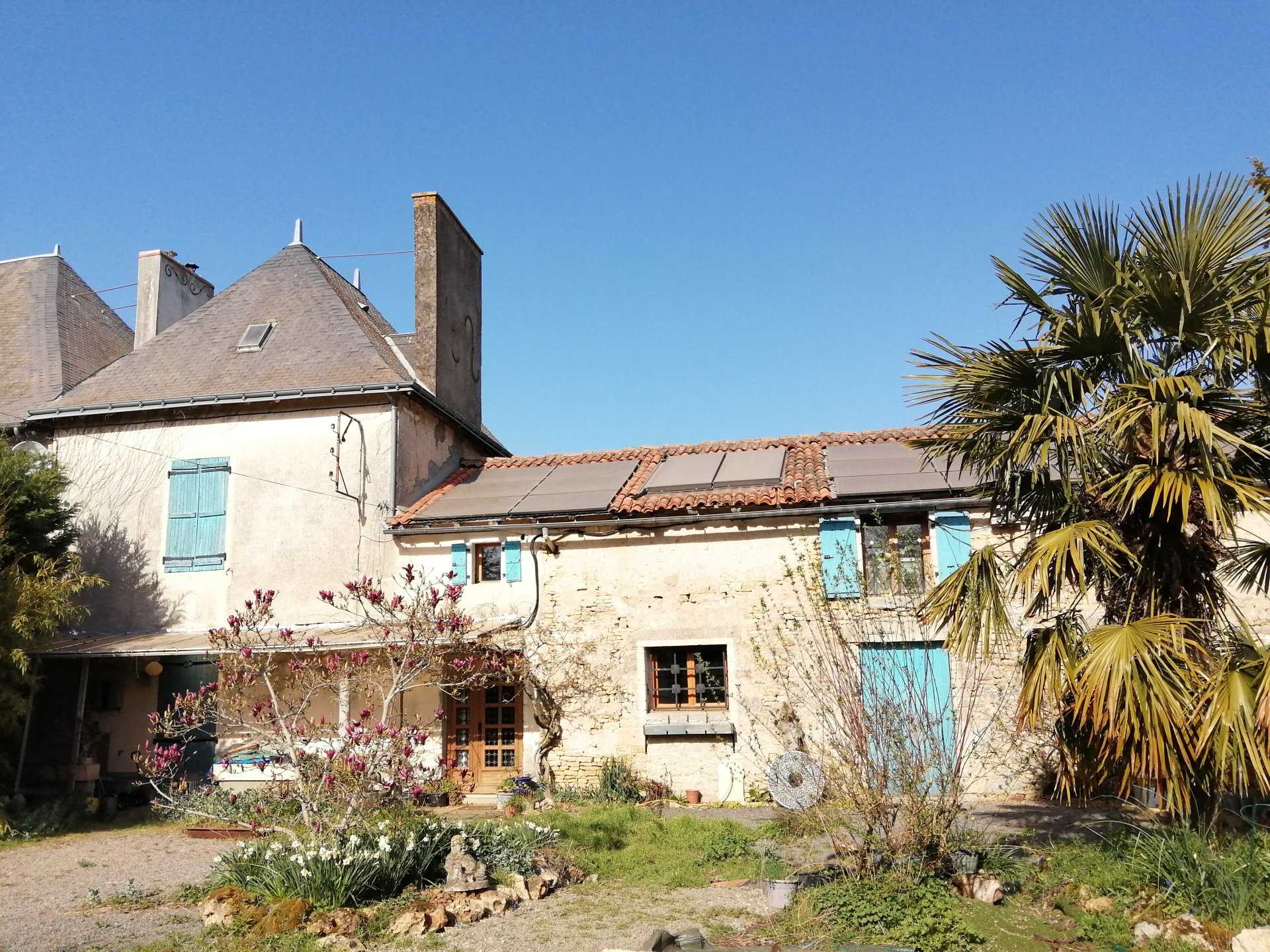 House in Pleuville, Nouvelle-Aquitaine 10828612