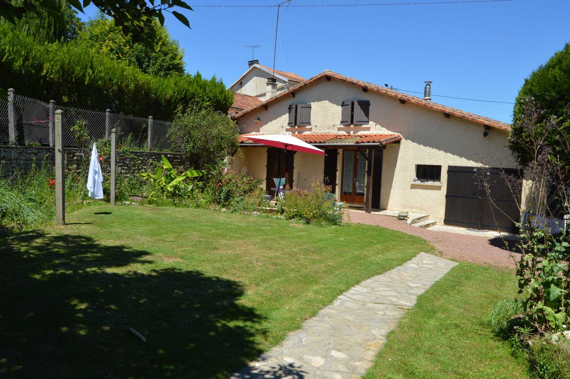 House in Ruffec, Nouvelle-Aquitaine 10828679
