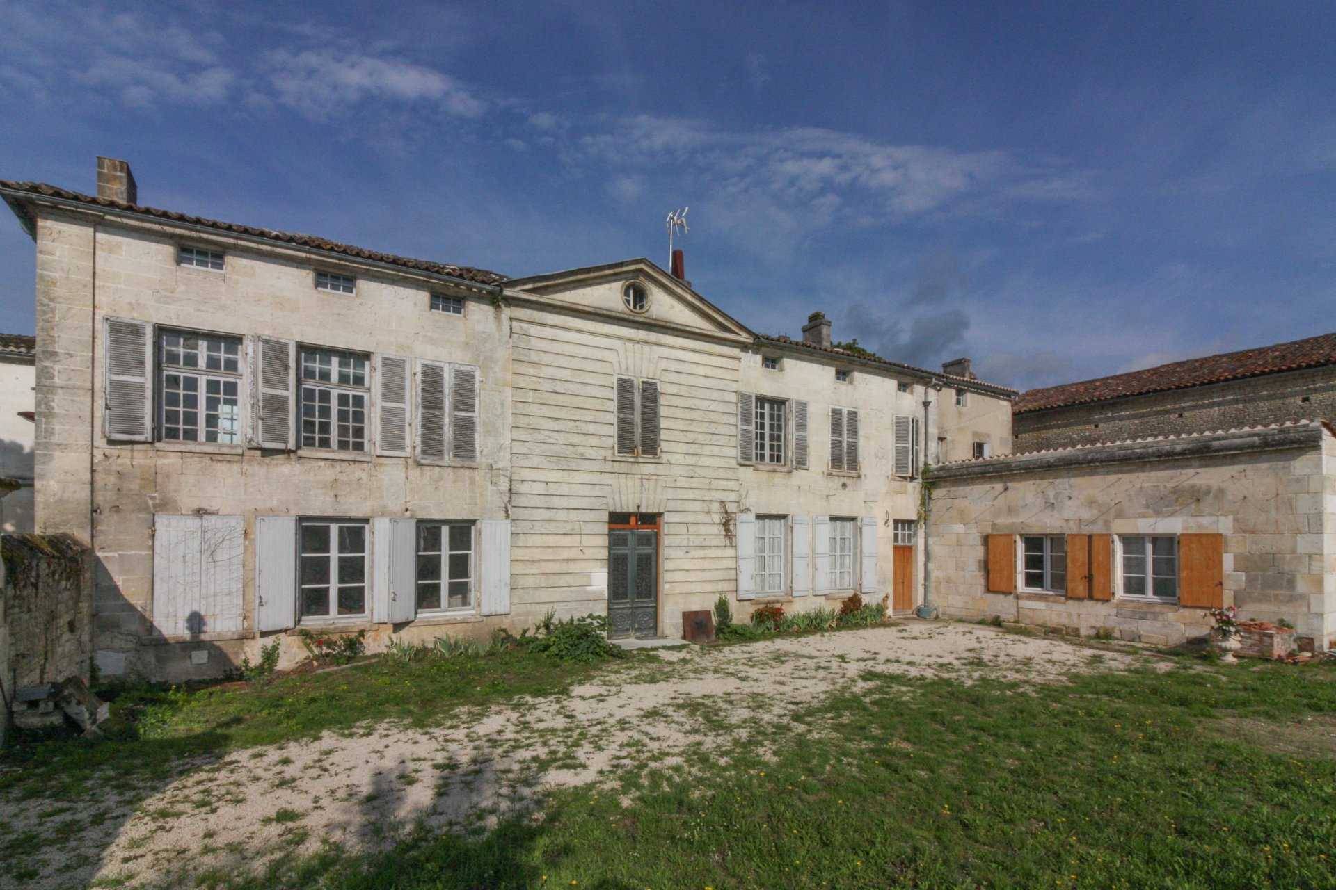 σπίτι σε Jarnac, Nouvelle-Aquitaine 10828681