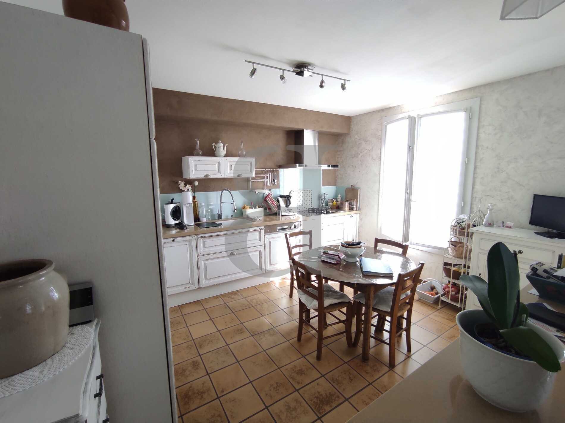 σπίτι σε Roaix, Provence-Alpes-Cote d'Azur 10828684