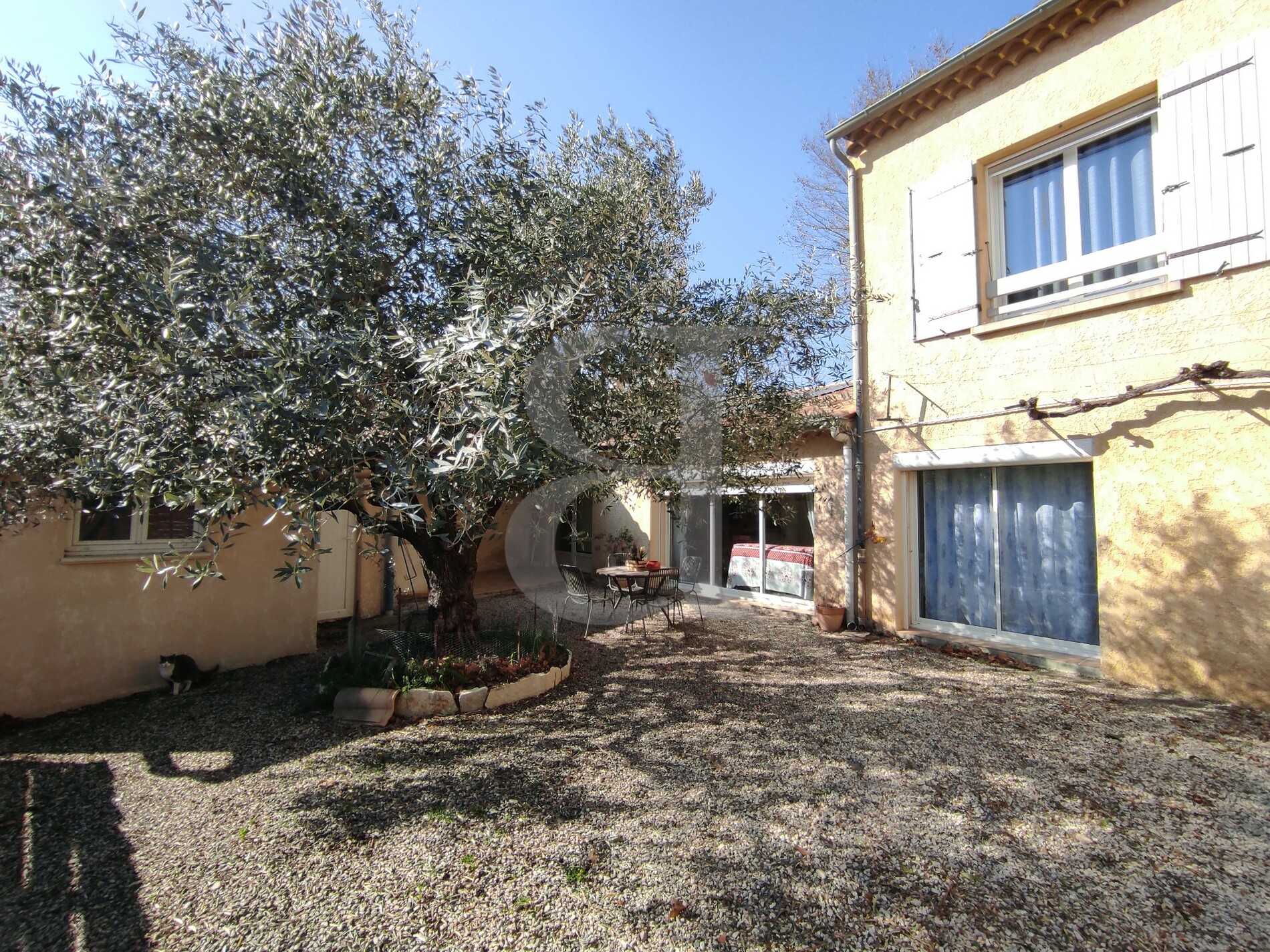 House in Roaix, Provence-Alpes-Cote d'Azur 10828684