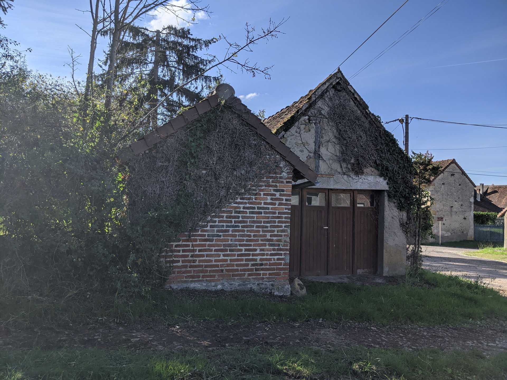Будинок в La Trimouille, Nouvelle-Aquitaine 10828697