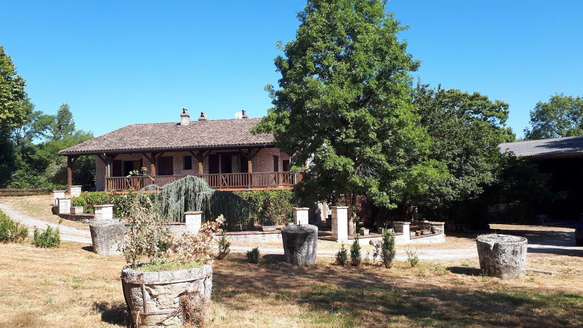 House in Montaigu-de-Quercy, Occitanie 10828701