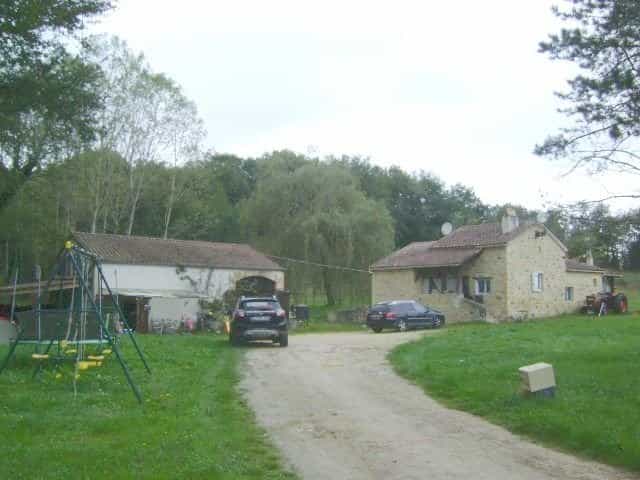 σπίτι σε Paulhiac, Nouvelle-Aquitaine 10828708