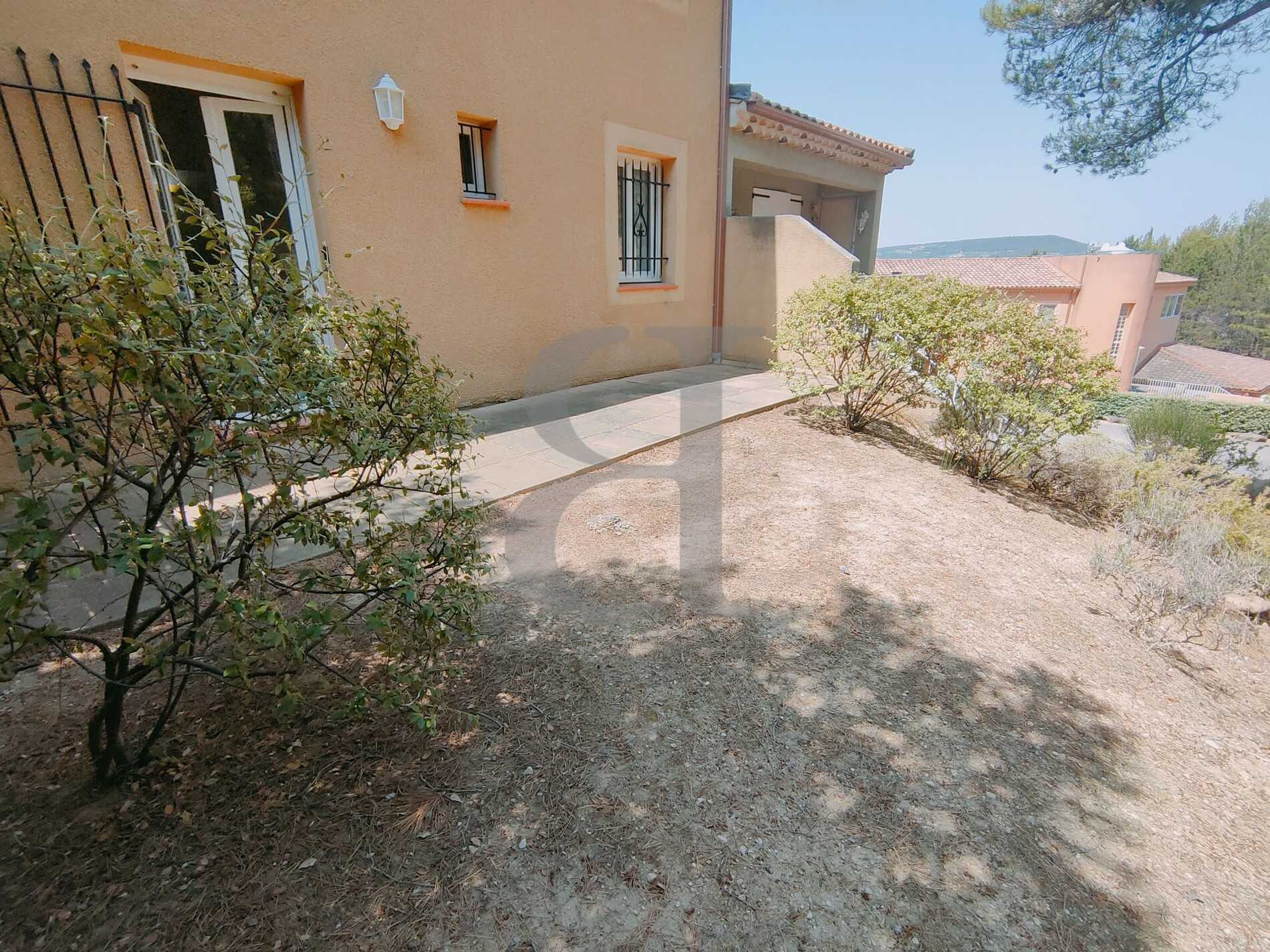 Condominium in Vaison-la-Romaine, Provence-Alpes-Côte d'Azur 10828786