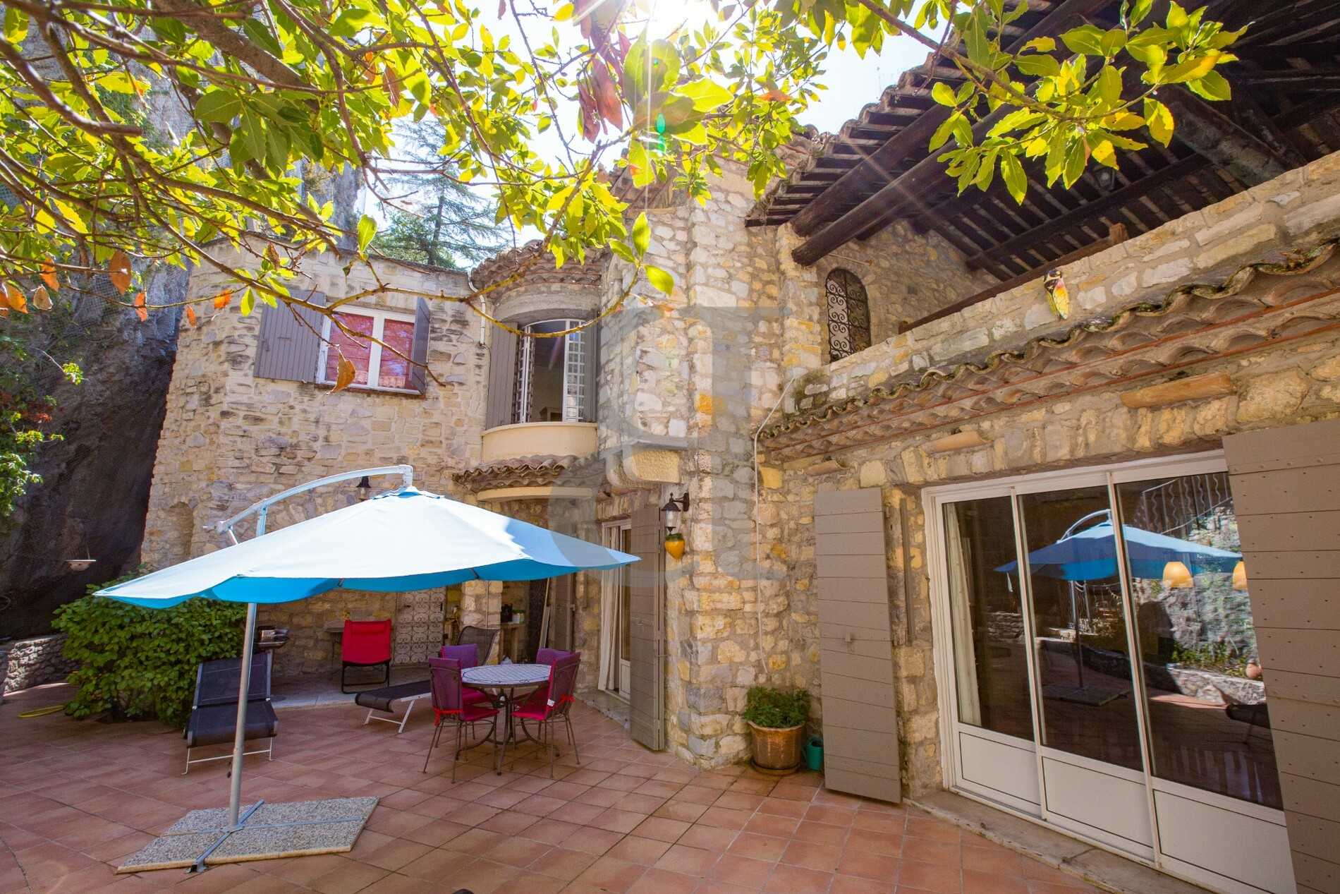 жилой дом в Vaison-la-Romaine, Provence-Alpes-Côte d'Azur 10828798