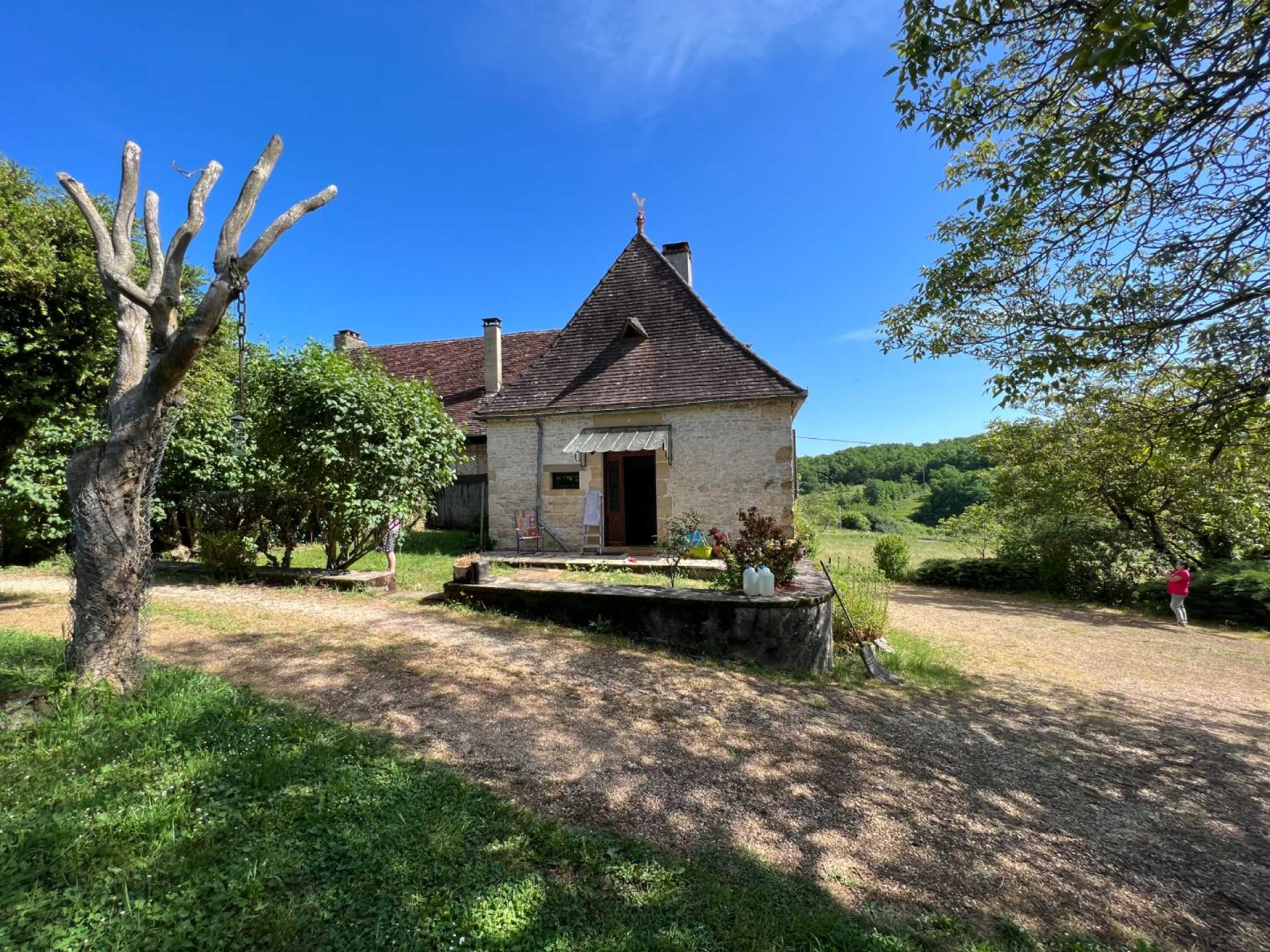 House in Thenon, Nouvelle-Aquitaine 10828873