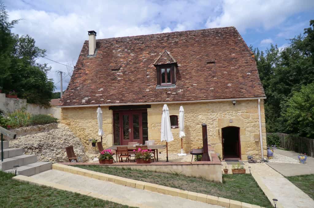 House in Saint-Cyprien, Nouvelle-Aquitaine 10828951