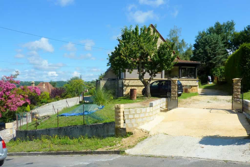 House in Vitrac, Nouvelle-Aquitaine 10828953