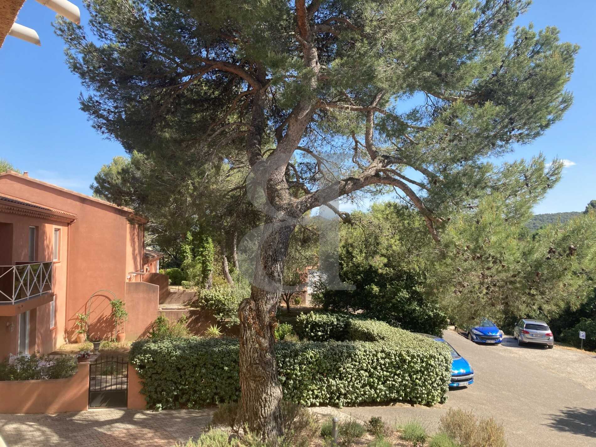 Condominium in Vaison-la-Romaine, Provence-Alpes-Cote d'Azur 10828970