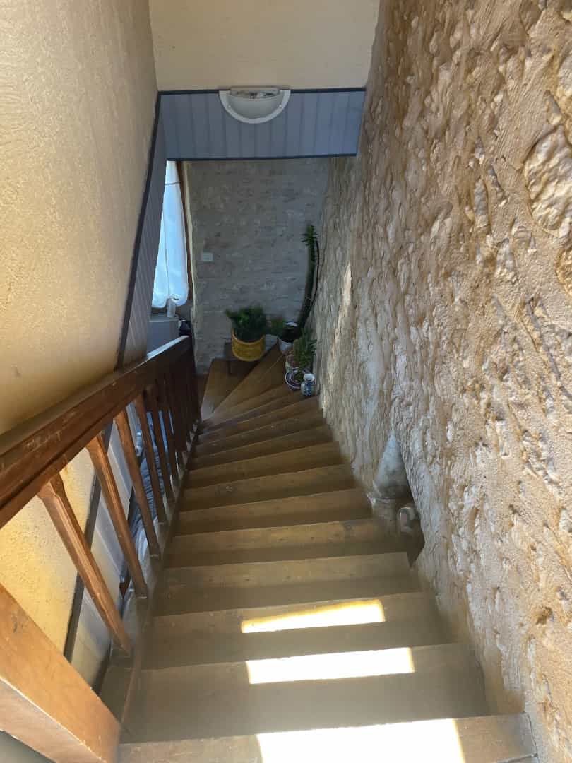 House in Montignac, Nouvelle-Aquitaine 10829020