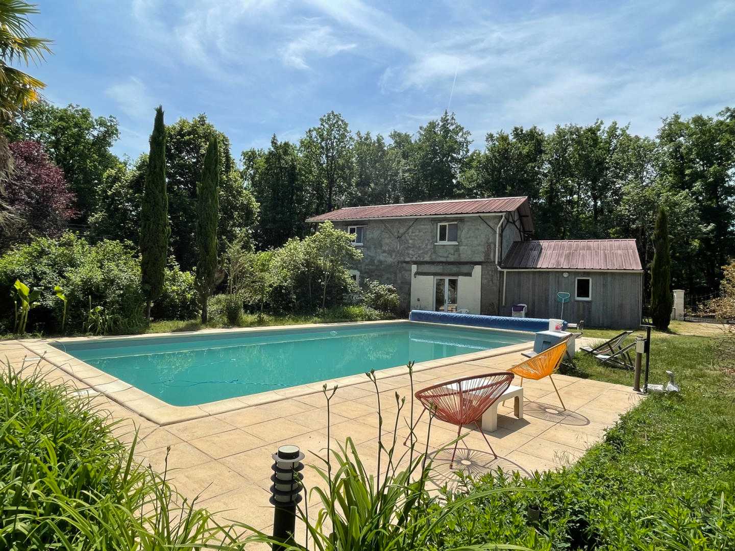 House in Thenon, Nouvelle-Aquitaine 10829028