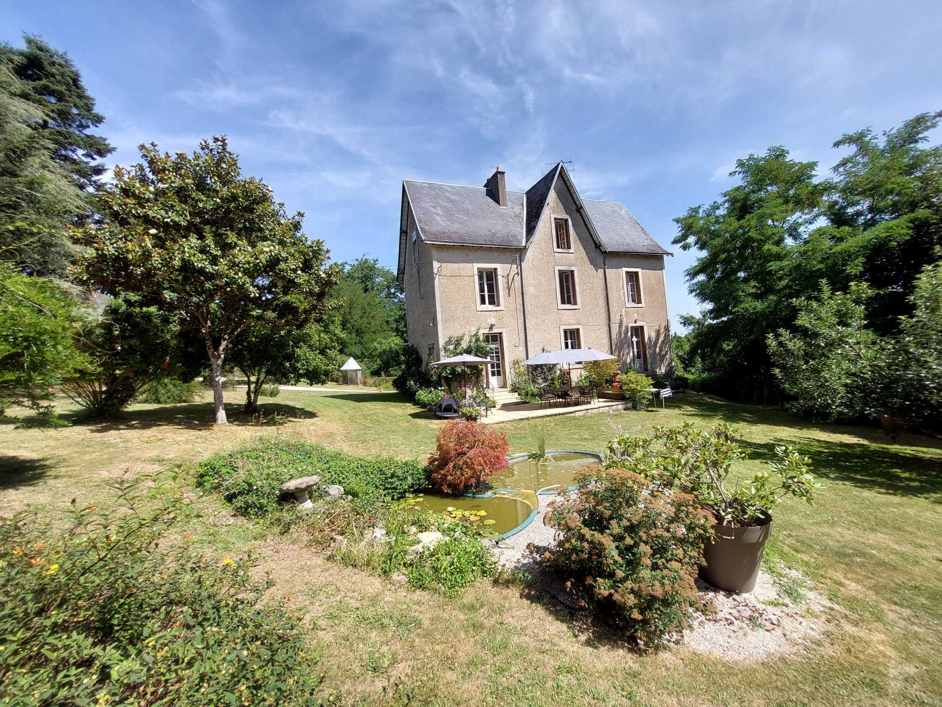 Dom w Charroux, Nouvelle-Aquitaine 10829070