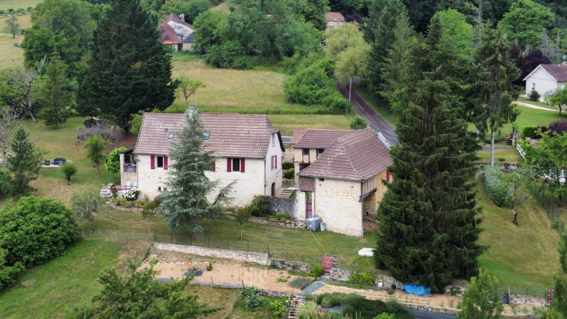 Будинок в Thenon, Nouvelle-Aquitaine 10829094