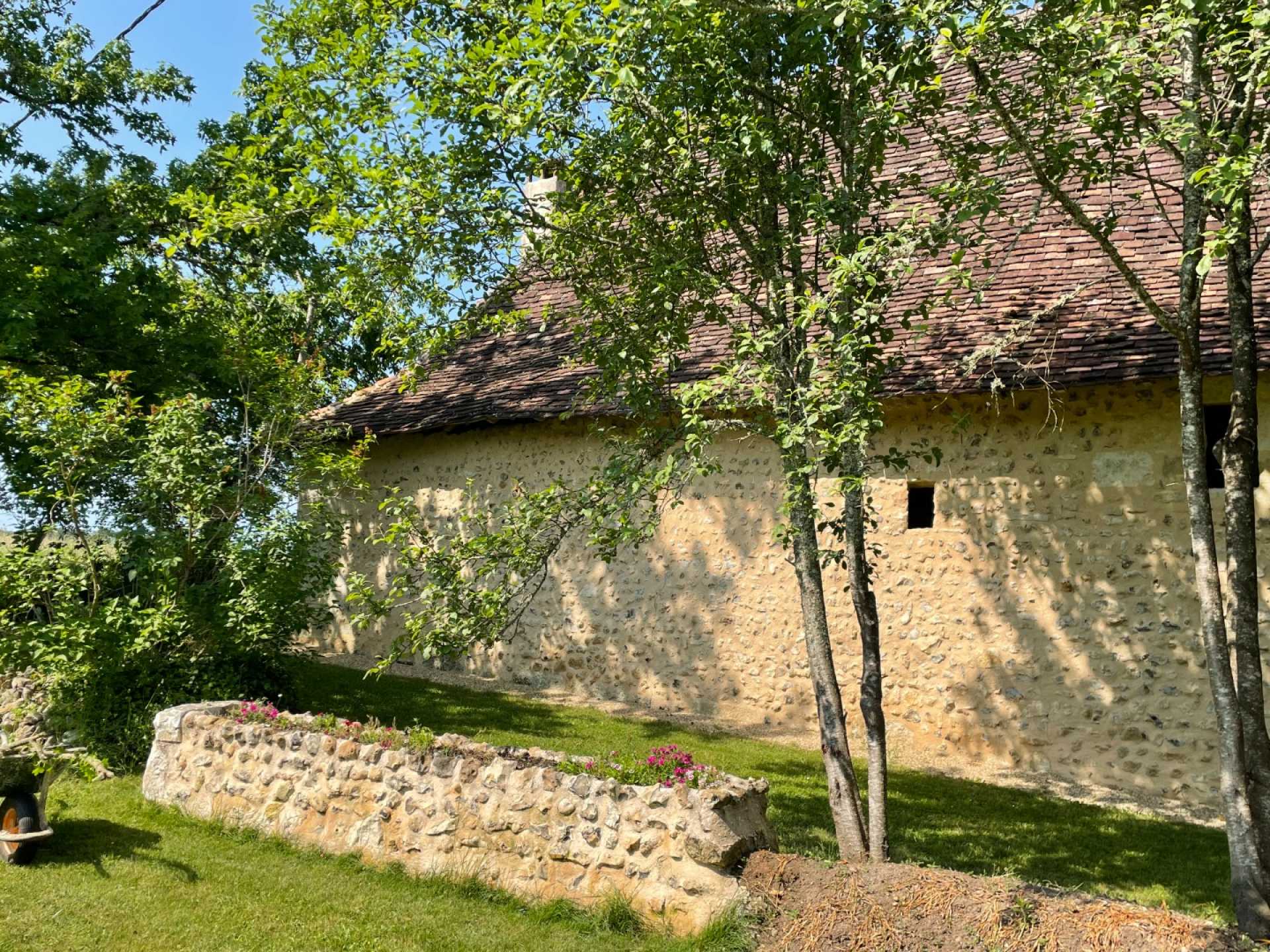 房子 在 Thenon, Nouvelle-Aquitaine 10829108