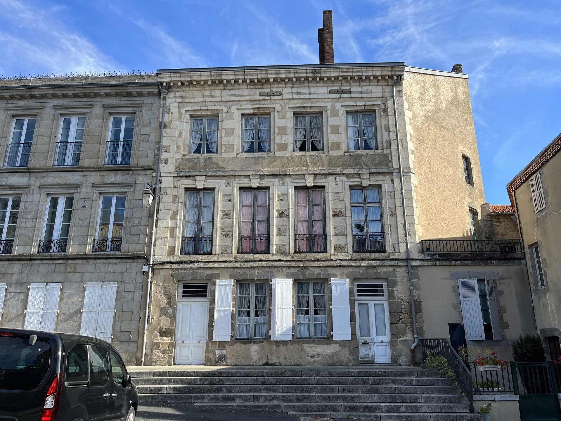 Rumah di Le Dorat, Nouvelle-Aquitaine 10829189