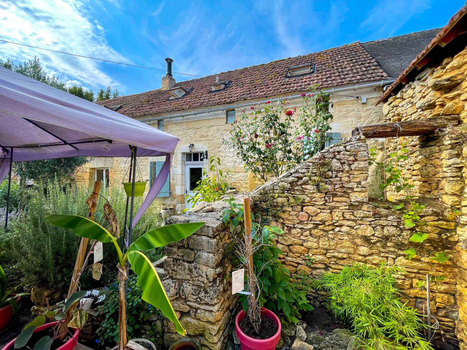 House in Salignac-Eyvigues, Nouvelle-Aquitaine 10829196