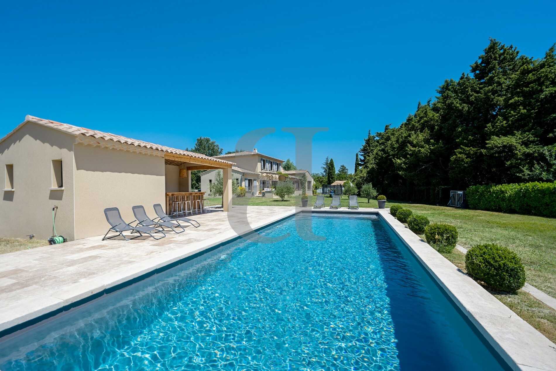 Будинок в Loriol-du-Comtat, Provence-Alpes-Cote d'Azur 10829241