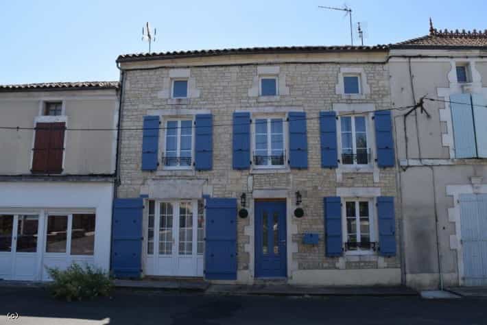 Huis in Couture-d'Argenson, Nouvelle-Aquitanië 10829347