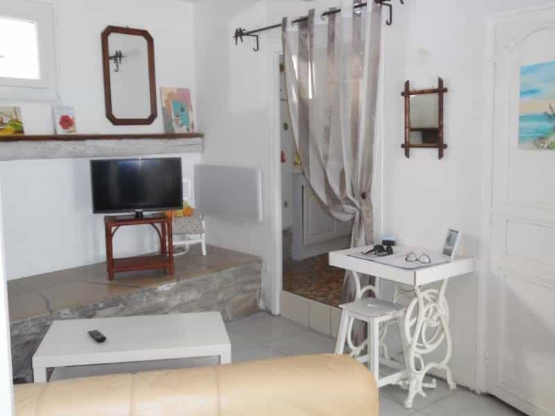 Condominium in Collioure, Occitanie 10829507