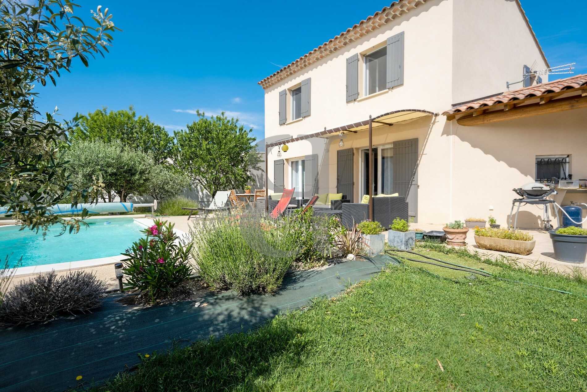 Rumah di Pernes-les-Fontaines, Provence-Alpes-Cote d'Azur 10829769