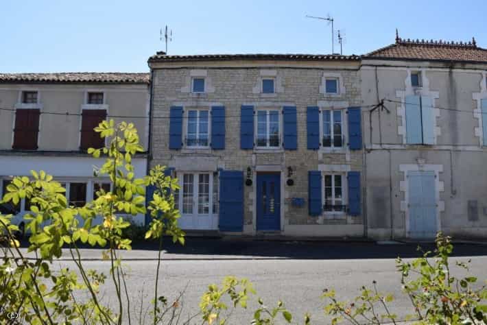 Casa nel Couture-d'Argenson, Nouvelle-Aquitaine 10829995