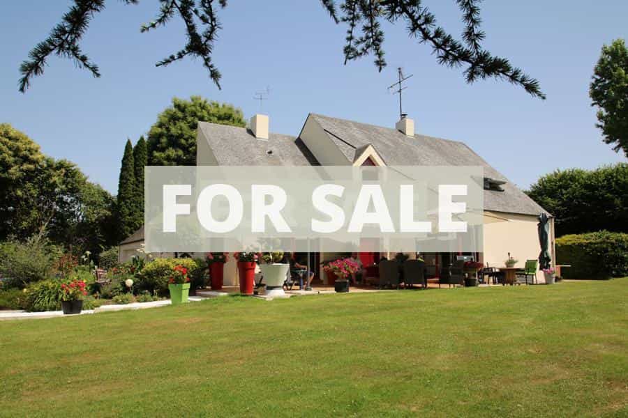 房子 在 Fougerolles-du-Plessis, Pays de la Loire 10830058
