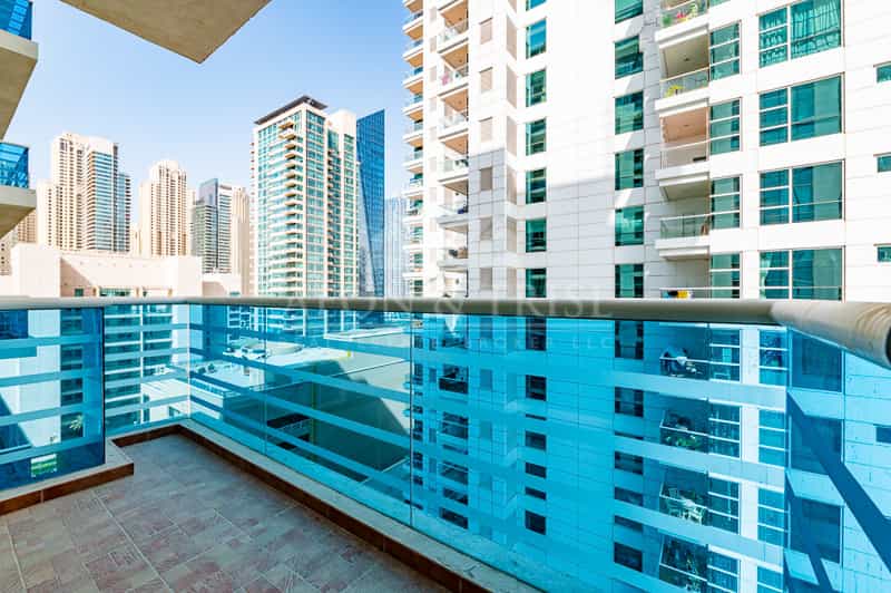Condominium in Dubai, Dubai 10830106