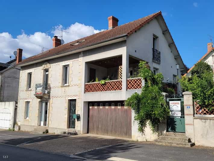 Hus i Confolens, Nouvelle-Aquitaine 10830119