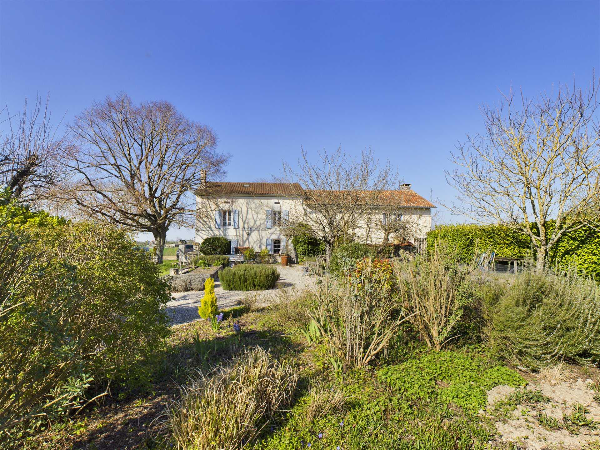 rumah dalam Verteillac, Nouvelle-Aquitaine 10830194