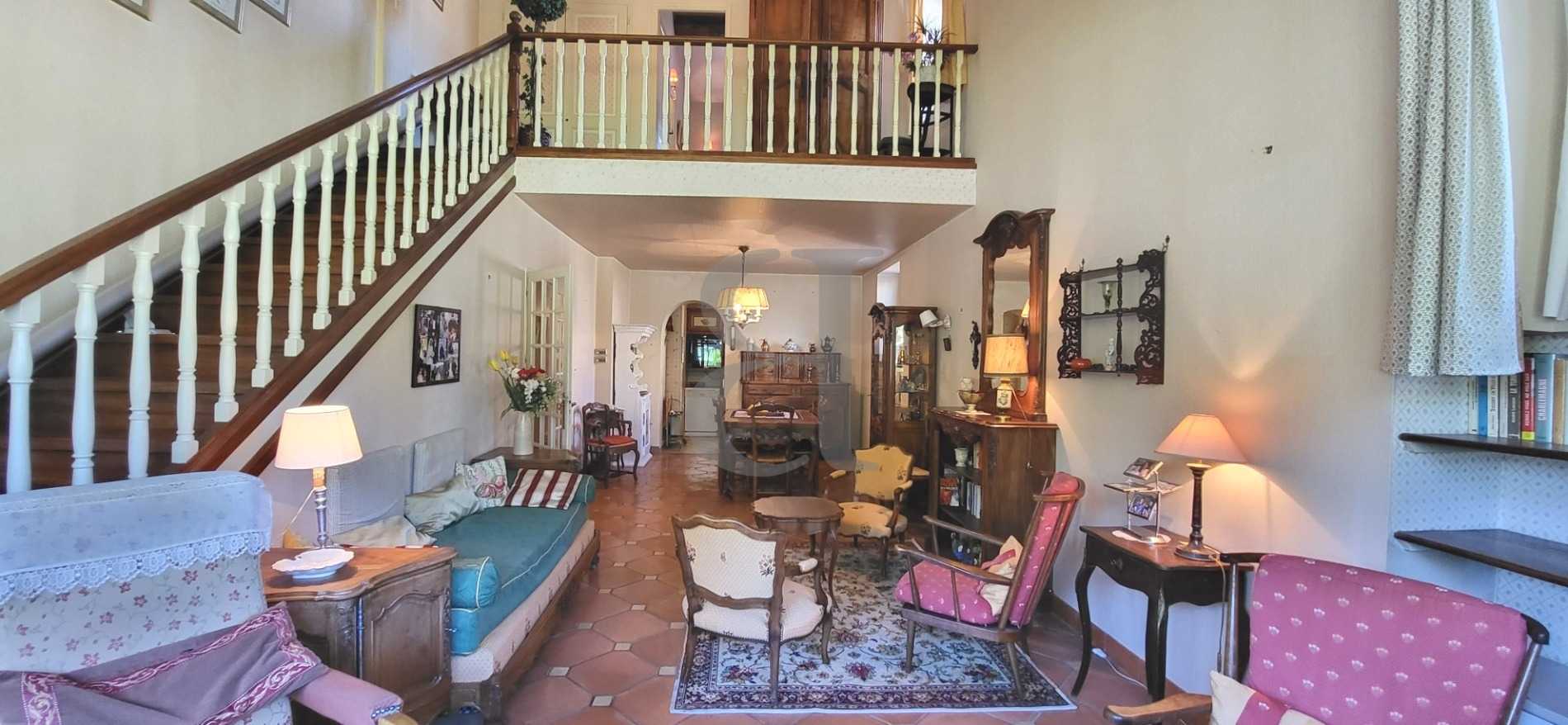 Huis in Vaison-la-Romaine, Provence-Alpes-Côte d'Azur 10830340