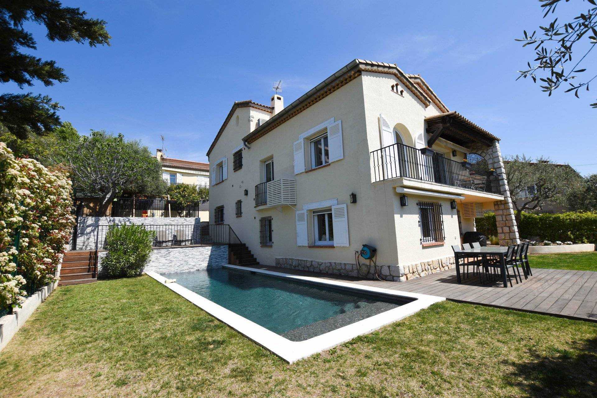 Hus i Hyggelig, Provence-Alpes-Cote d'Azur 10830404