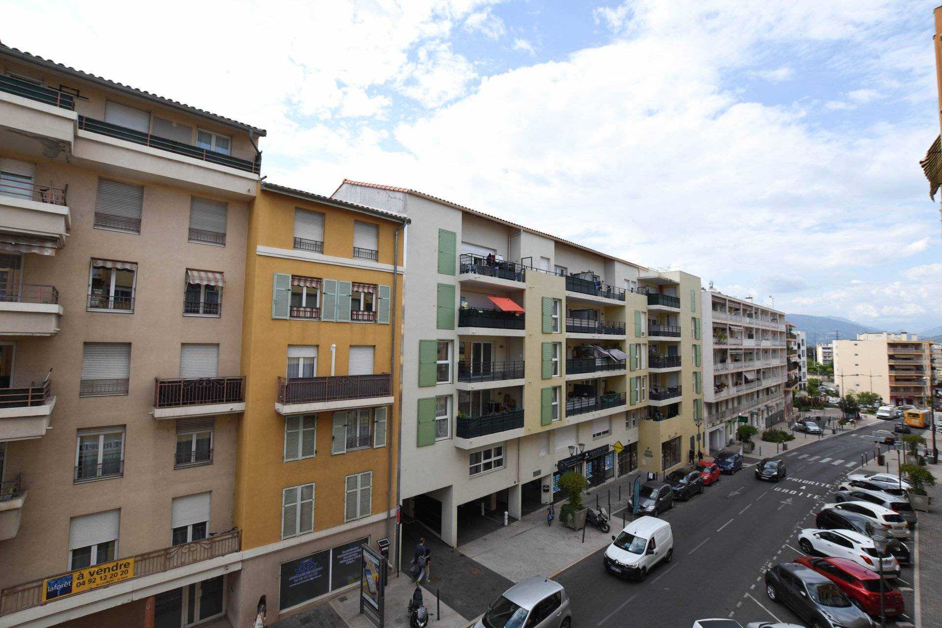 Kondominium dalam St-Laurent-du-Var, Provence-Alpes-Côte d'Azur 10830409