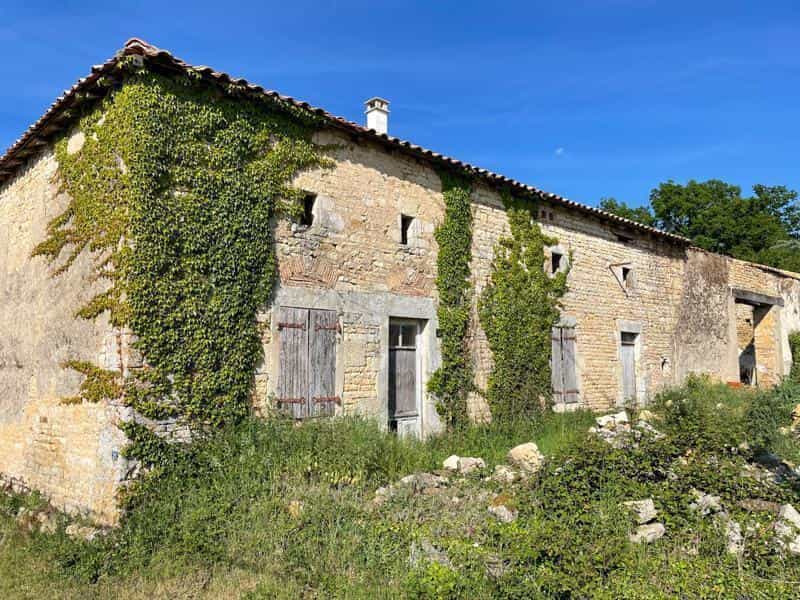 House in Sauze-Vaussais, Nouvelle-Aquitaine 10830752