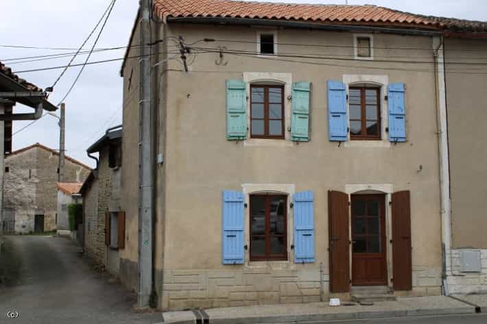House in Ruffec, Nouvelle-Aquitaine 10830878