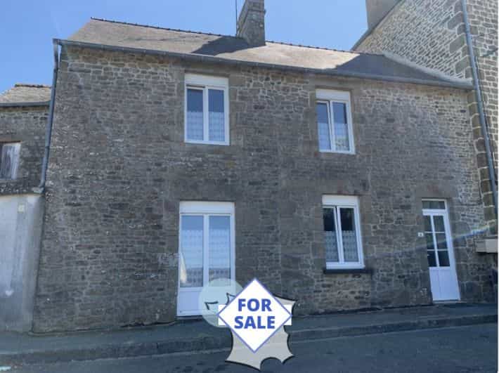 House in Lassay-les-Chateaux, Pays de la Loire 10830911