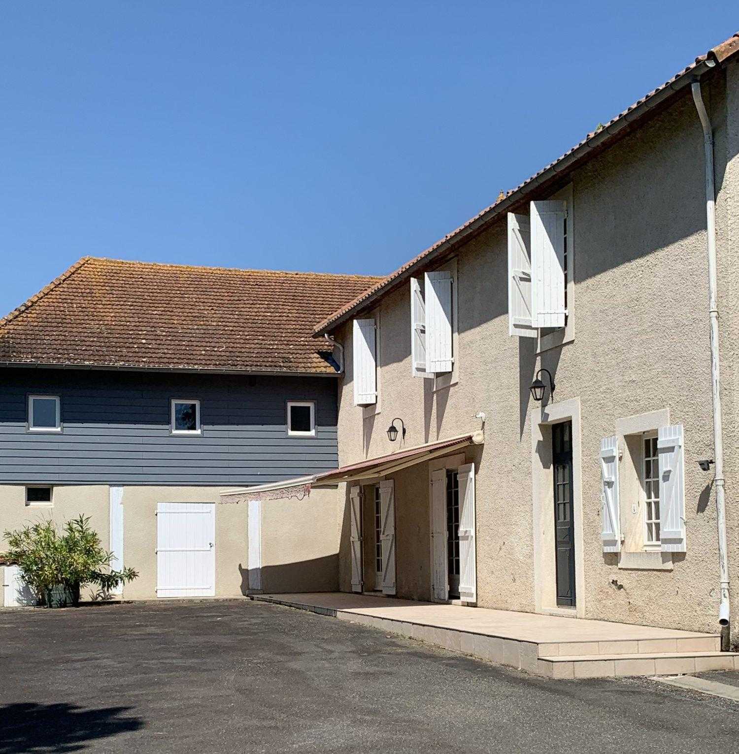 房子 在 Miélan, Occitanie 10830977