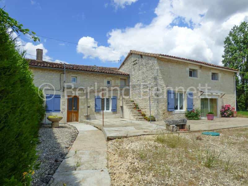 Haus im Sauzé-Vaussais, Nouvelle-Aquitaine 10830998