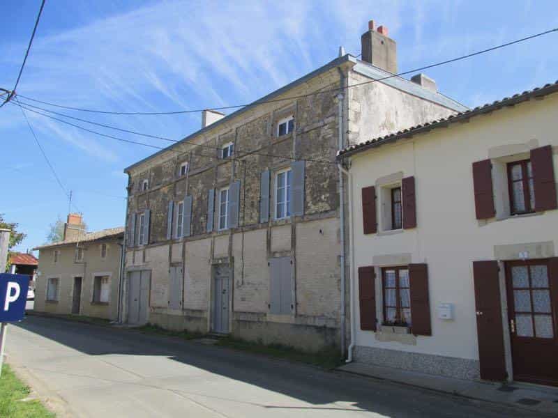 Hus i Lezay, Nouvelle-Aquitaine 10831051