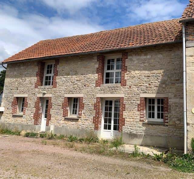 Dom w Saint-Loyer-des-Champs, Normandia 10831290