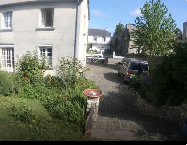 Rumah di Meneac, Bretagne 10831307
